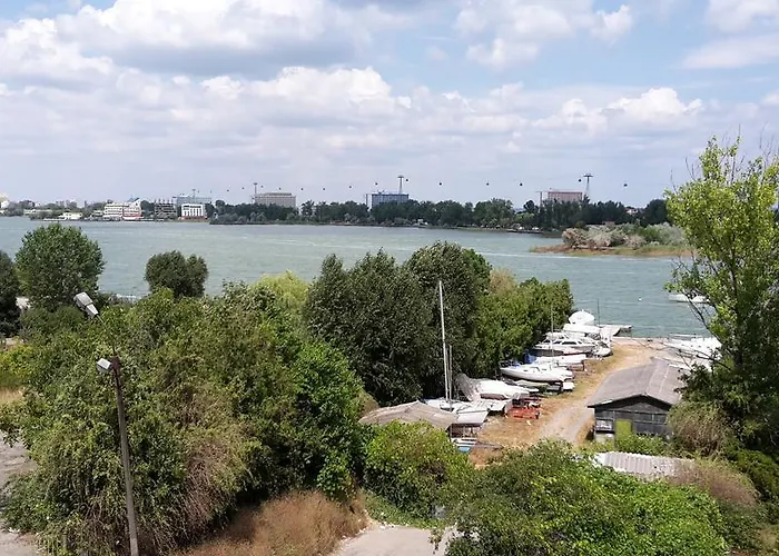 Antos Deluxe コンスタンツァ