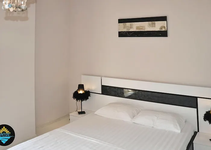 Antos Deluxe アパート